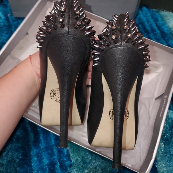 ZiGiny Heels - Picture 5 of 6